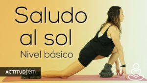 Read more about the article Yoga para principiantes: el saludo al sol, paso a paso  | ActitudFEM